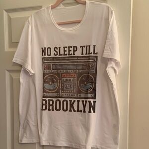 GRAPHIC T-SHIRTS:  White BROOKLYN Graphic T-Shirt